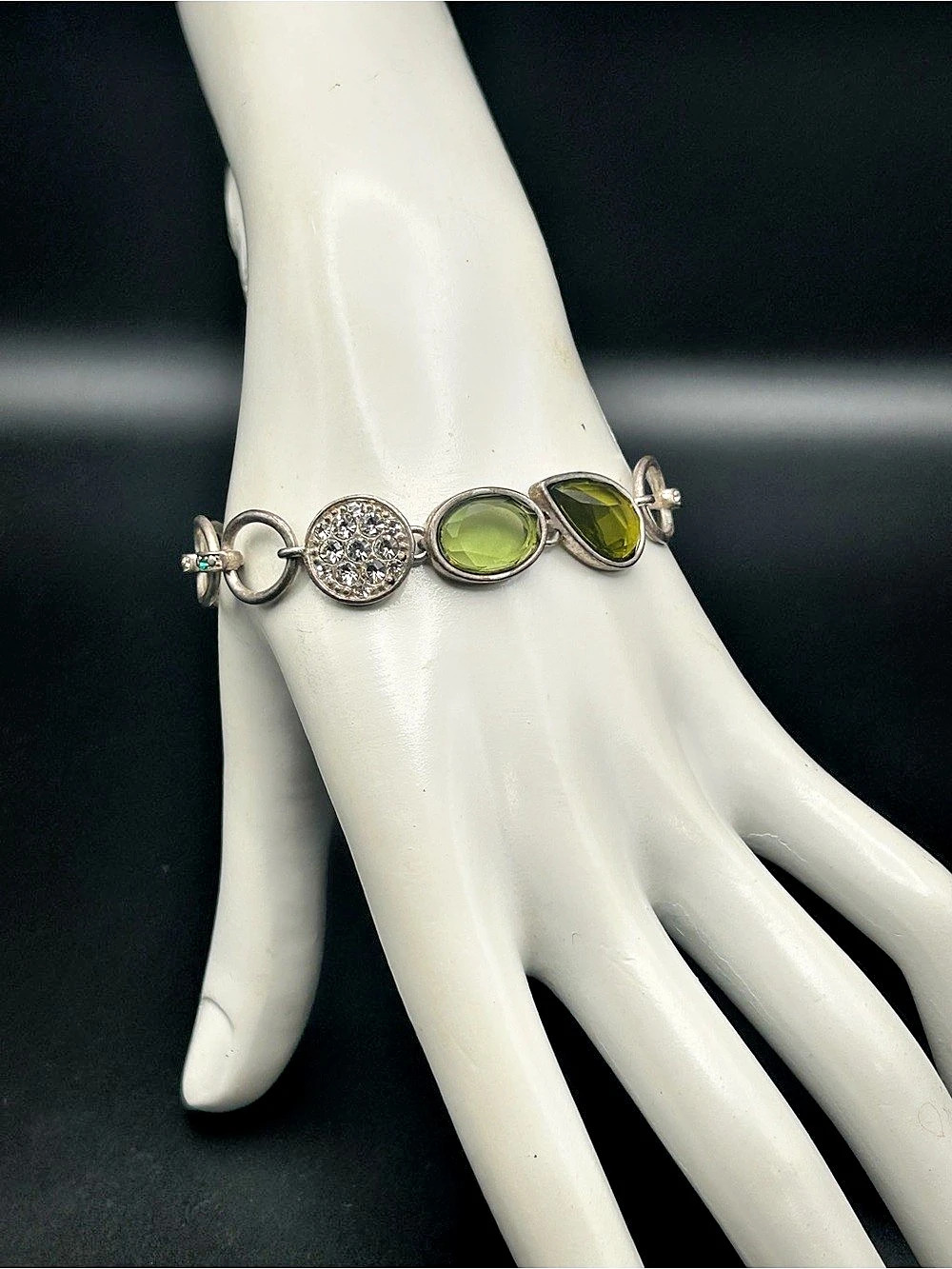 Lia Sophia Green Stone Toggle Bracelet Size 7.25